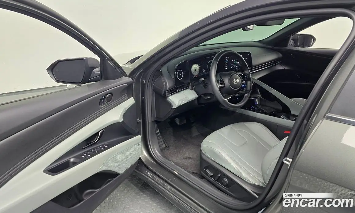 Hyundai Avante 2023 1.6 автомат (гидро), фото 16