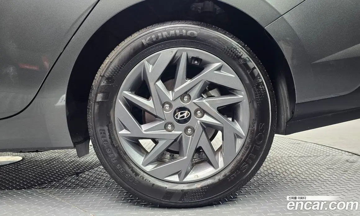 Hyundai Avante 2023 1.6 автомат (гидро), фото 6