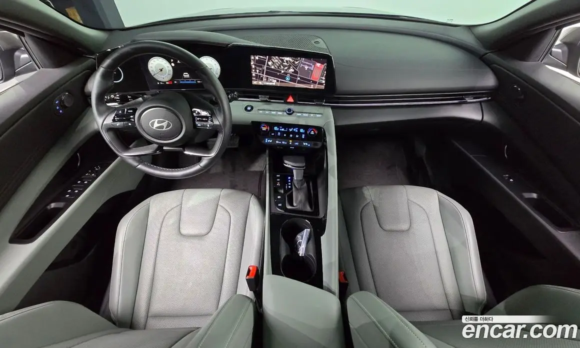 Hyundai Avante 2023 1.6 автомат (гидро), фото 9