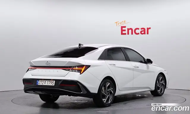 Hyundai Avante 2023 1.6 автомат (гидро), миниатюра 2