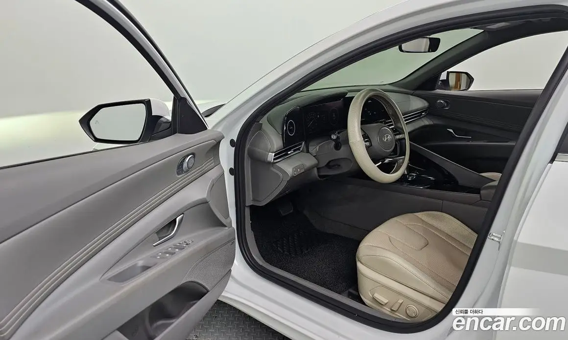 Hyundai Avante 2023 1.6 автомат (гидро), фото 13