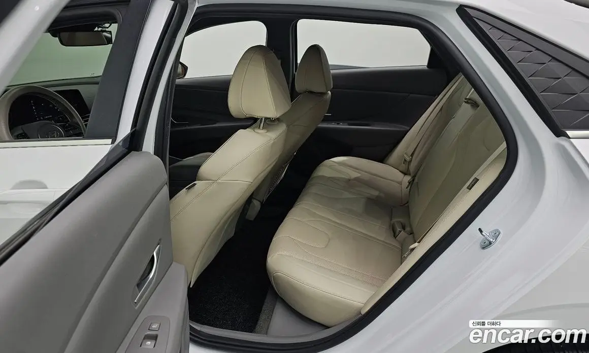 Hyundai Avante 2023 1.6 автомат (гидро), фото 16