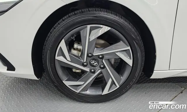 Hyundai Avante 2023 1.6 автомат (гидро), миниатюра 5