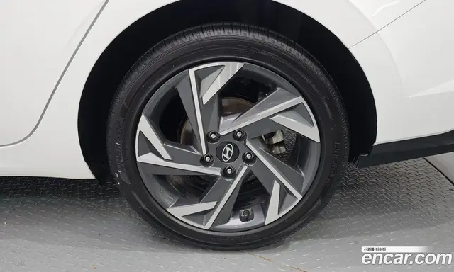 Hyundai Avante 2023 1.6 автомат (гидро), миниатюра 7