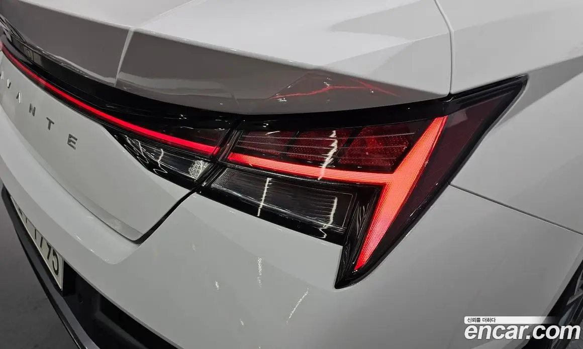 Hyundai Avante 2023 1.6 автомат (гидро), фото 9