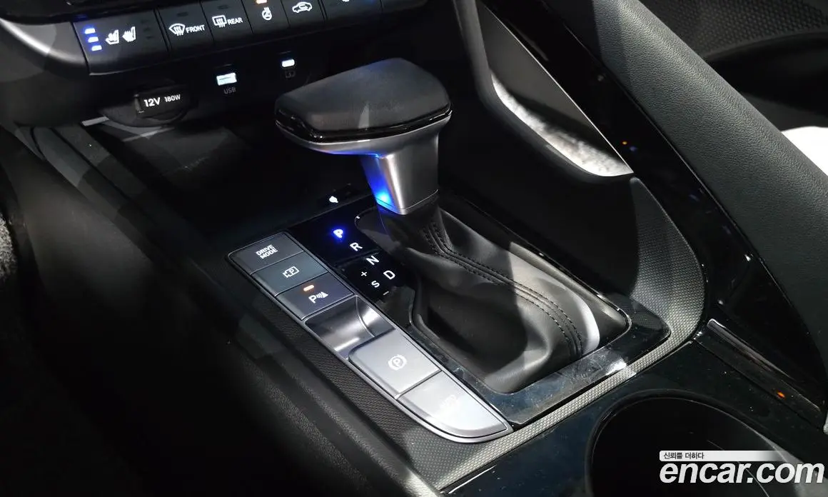 Hyundai Avante 2024 1.6 автомат (гидро), фото 12