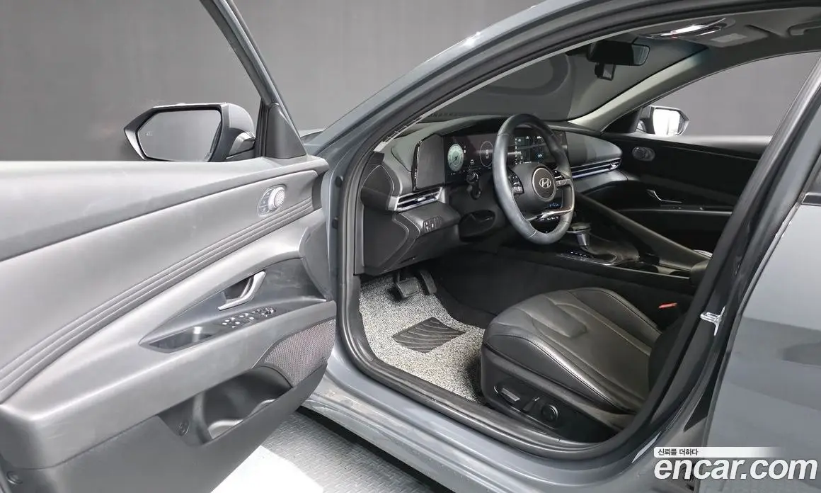 Hyundai Avante 2024 1.6 автомат (гидро), фото 13