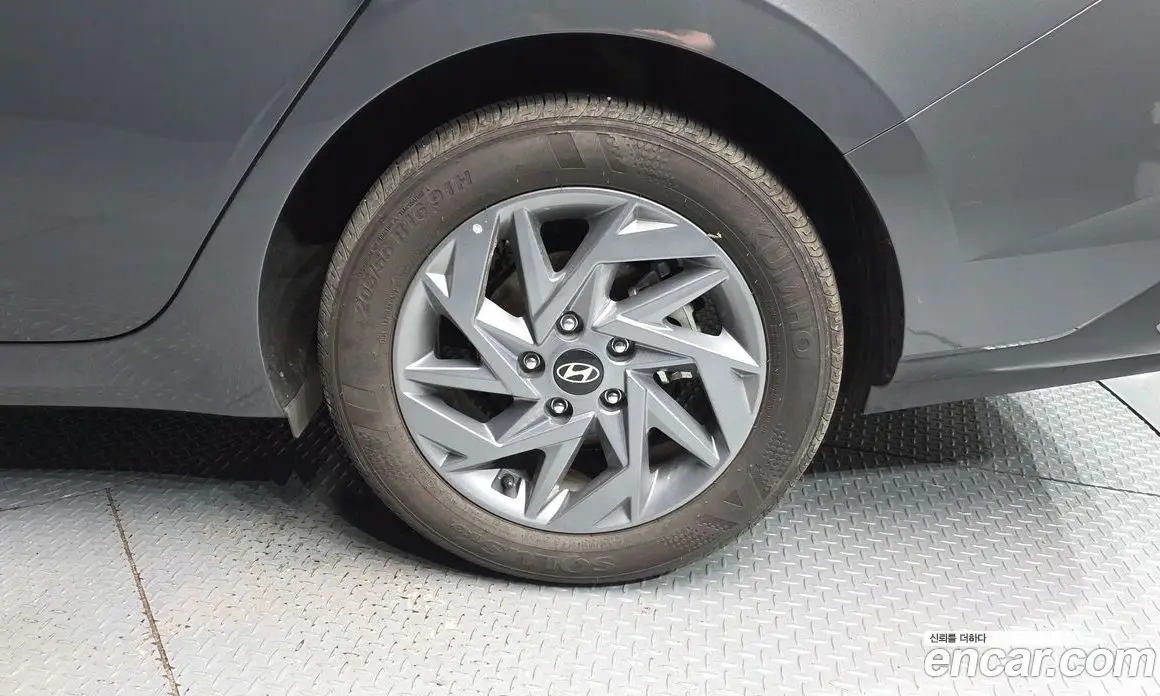 Hyundai Avante 2024 1.6 автомат (гидро), фото 7