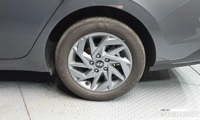 Hyundai Avante 2024 1.6 автомат (гидро), миниатюра 7