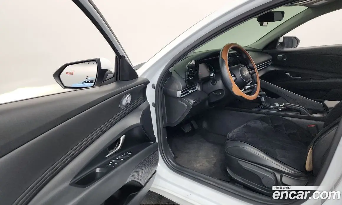 Hyundai Avante 2024 1.6 автомат (гидро), фото 13