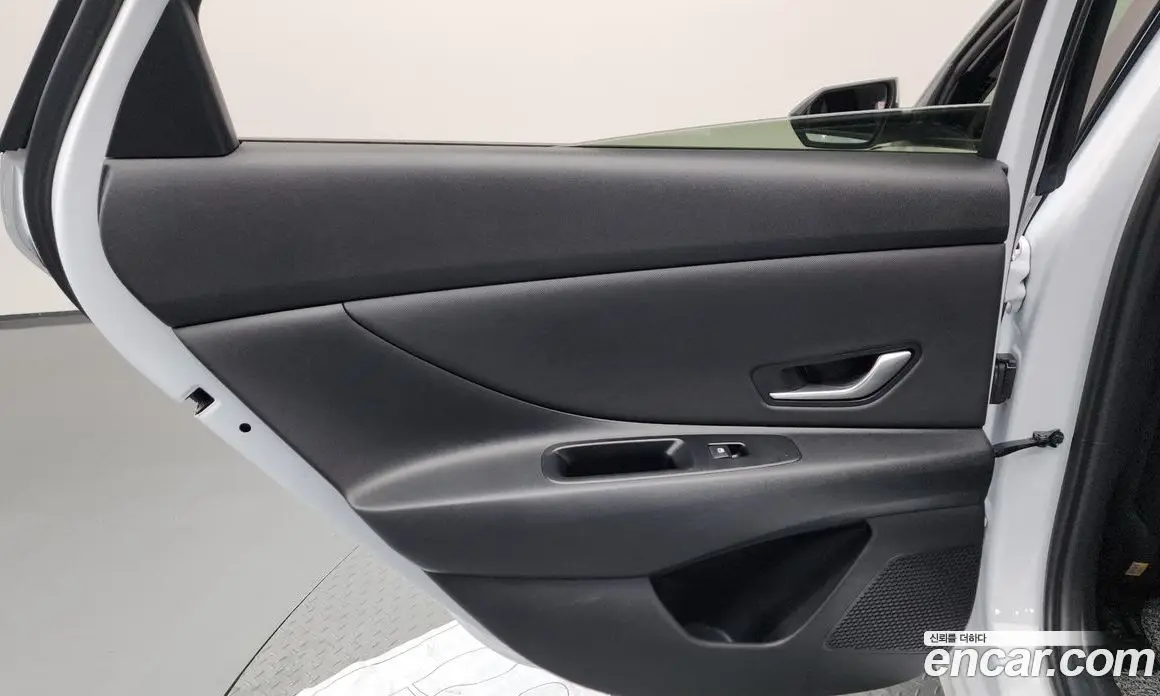 Hyundai Avante 2024 1.6 автомат (гидро), фото 15