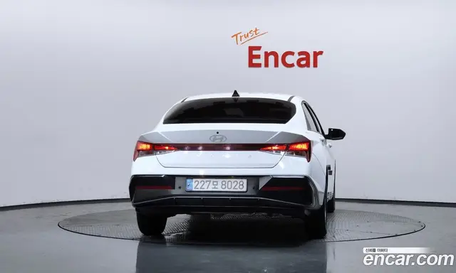 Hyundai Avante 2024 1.6 автомат (гидро), миниатюра 4