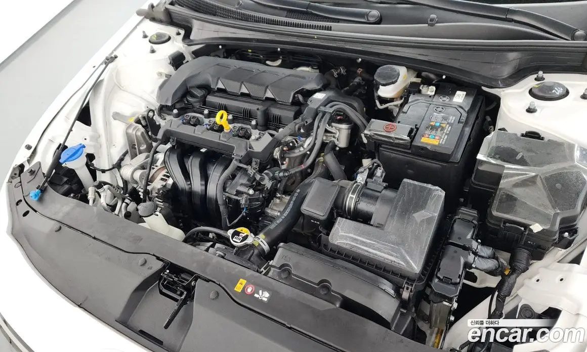 Hyundai Avante 2024 1.6 автомат (гидро), фото 6