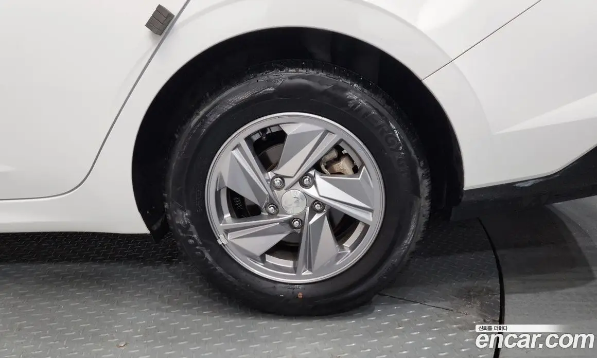 Hyundai Avante 2024 1.6 автомат (гидро), фото 7