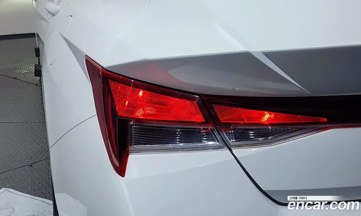 Hyundai Avante 2024 1.6 автомат (гидро), фото 9