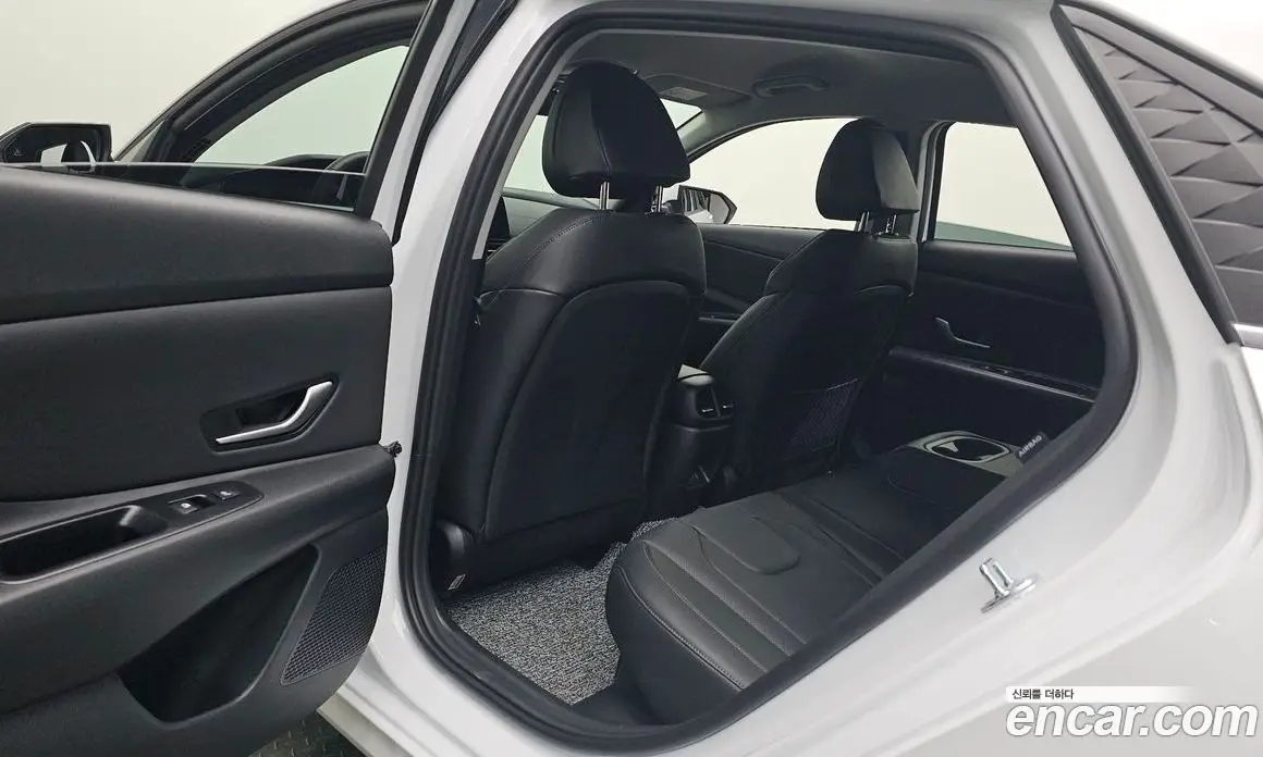 Hyundai Avante 2025 1.6 автомат (гидро), фото 11