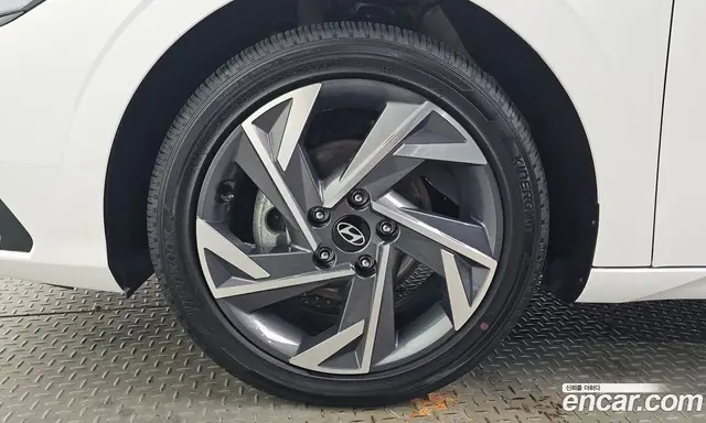 Hyundai Avante 2025 1.6 автомат (гидро), миниатюра 5