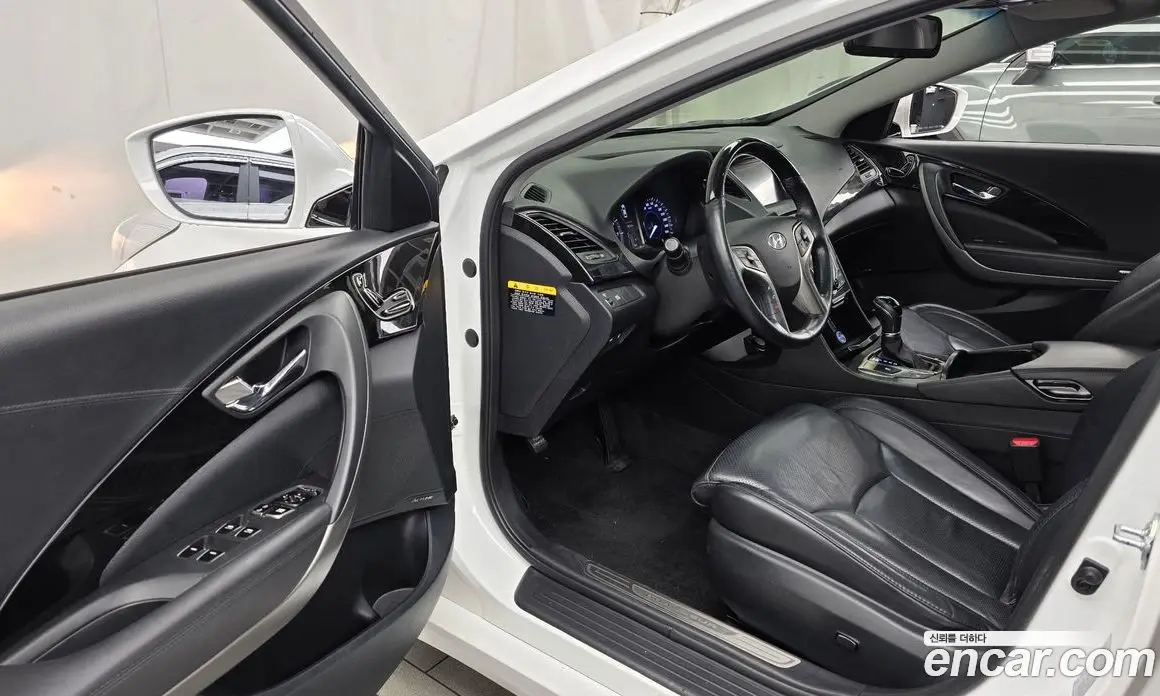 Hyundai Grandeur 2014 2.4 автомат (гидро), фото 13