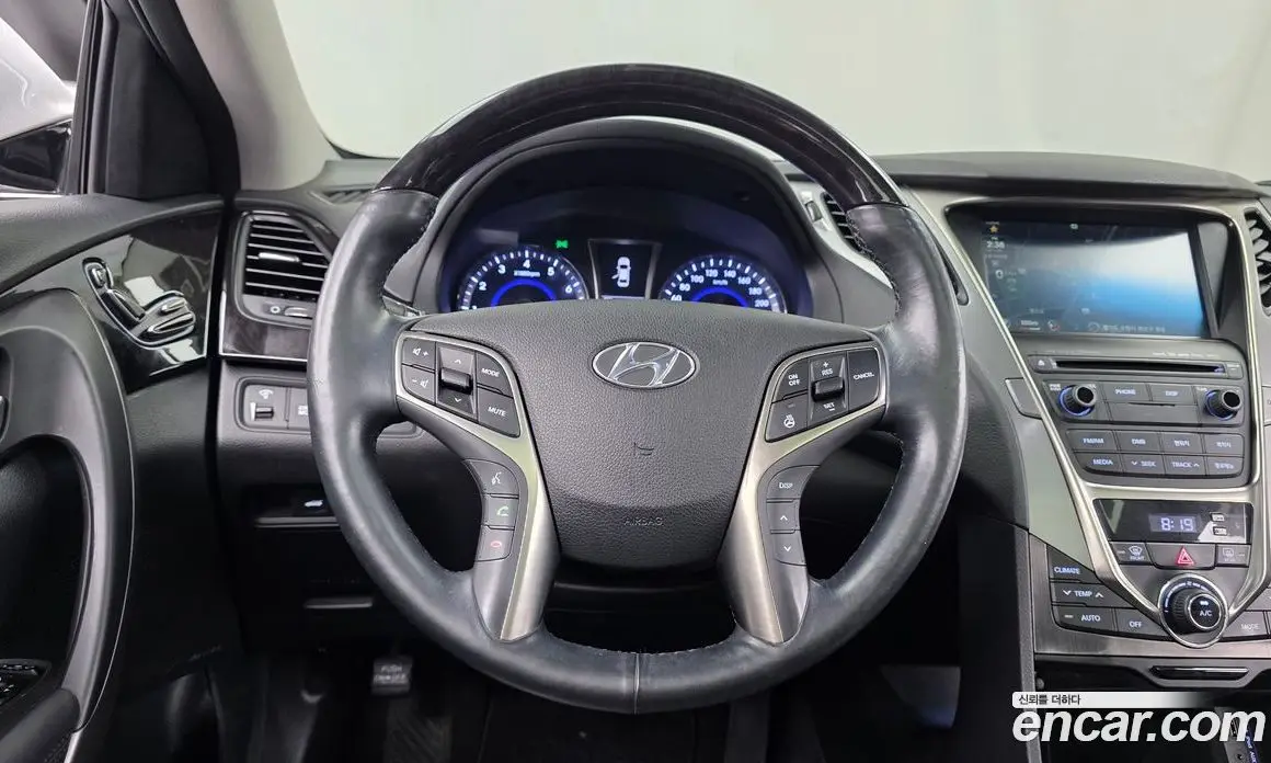 Hyundai Grandeur 2014 2.4 автомат (гидро), фото 18