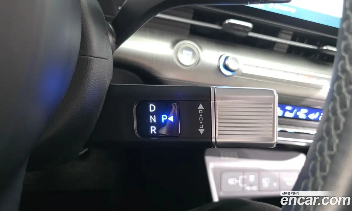 Hyundai Kona 2023 1.6 автомат (гидро), фото 12