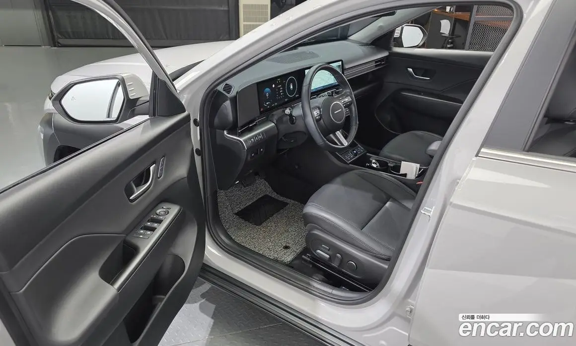Hyundai Kona 2023 1.6 автомат (гидро), фото 13