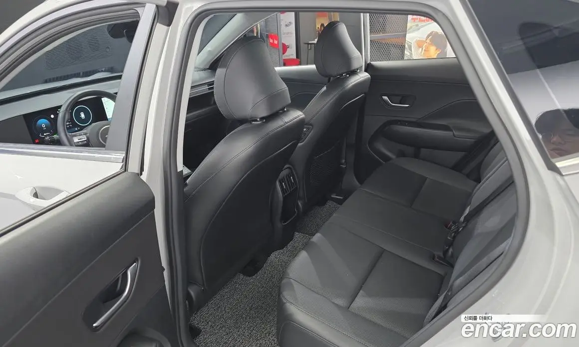 Hyundai Kona 2023 1.6 автомат (гидро), фото 16