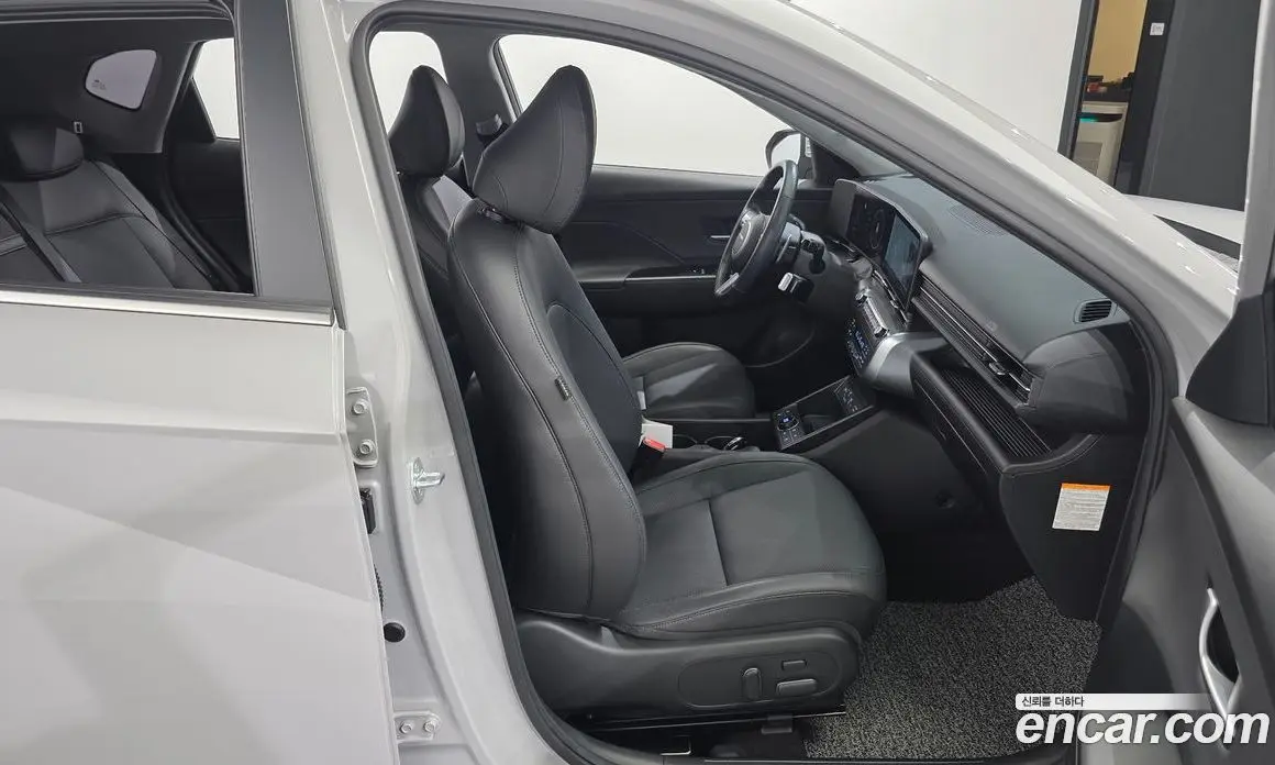 Hyundai Kona 2023 1.6 автомат (гидро), фото 17