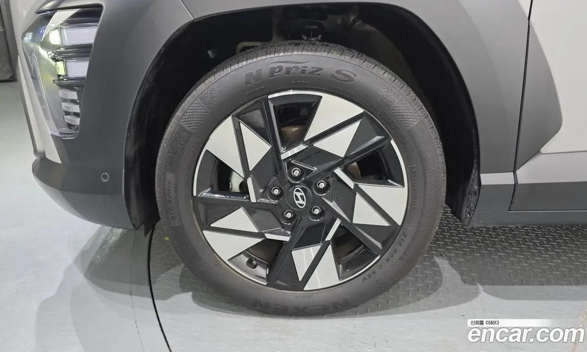 Hyundai Kona 2023 1.6 автомат (гидро), фото 5