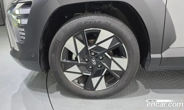 Hyundai Kona 2023 1.6 автомат (гидро), миниатюра 5