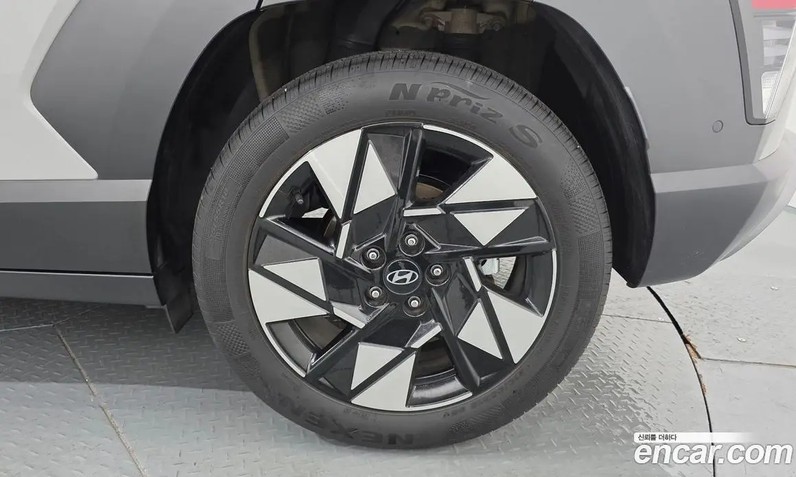 Hyundai Kona 2023 1.6 автомат (гидро), фото 7