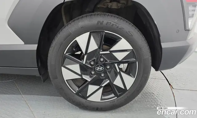 Hyundai Kona 2023 1.6 автомат (гидро), миниатюра 7