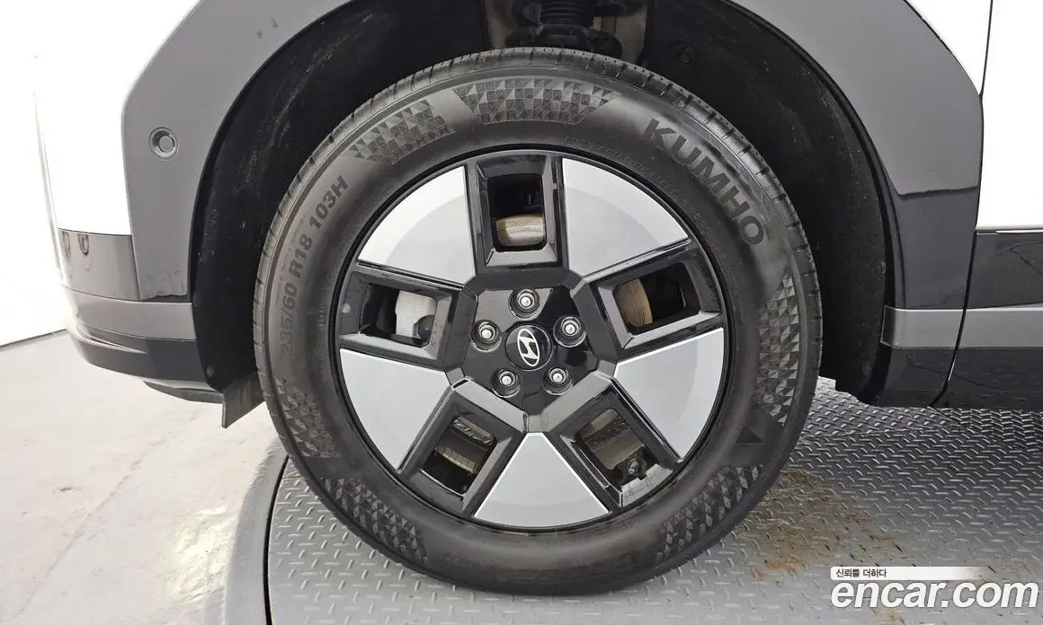 Hyundai Santa Fe 2024 1.6 автомат (гидро), фото 4