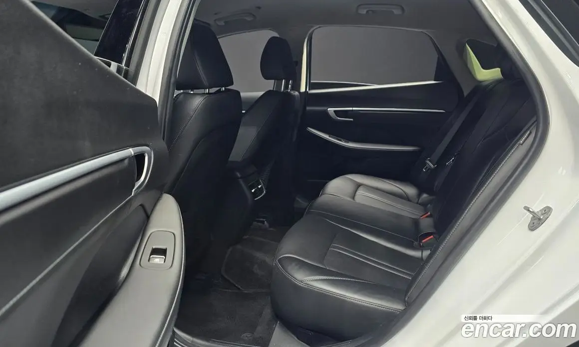 Hyundai Sonata 2024 1.6 автомат (гидро), фото 12