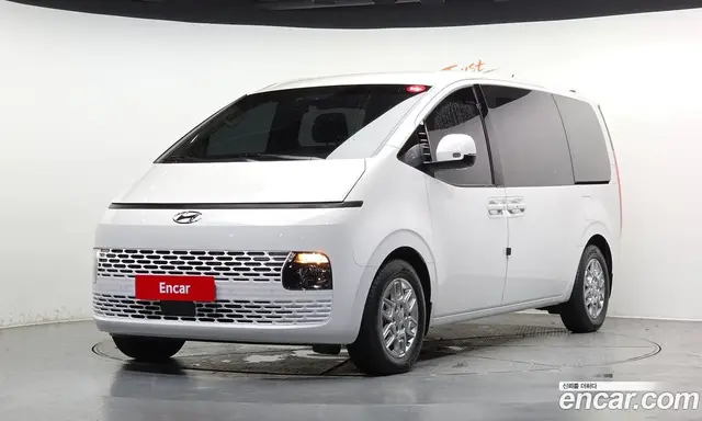 Hyundai Staria 2023 2.2 автомат (гидро), миниатюра 1