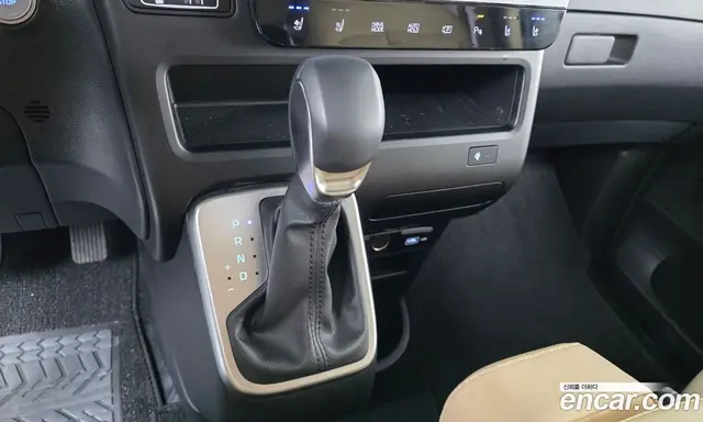 Hyundai Staria 2023 2.2 автомат (гидро), миниатюра 12