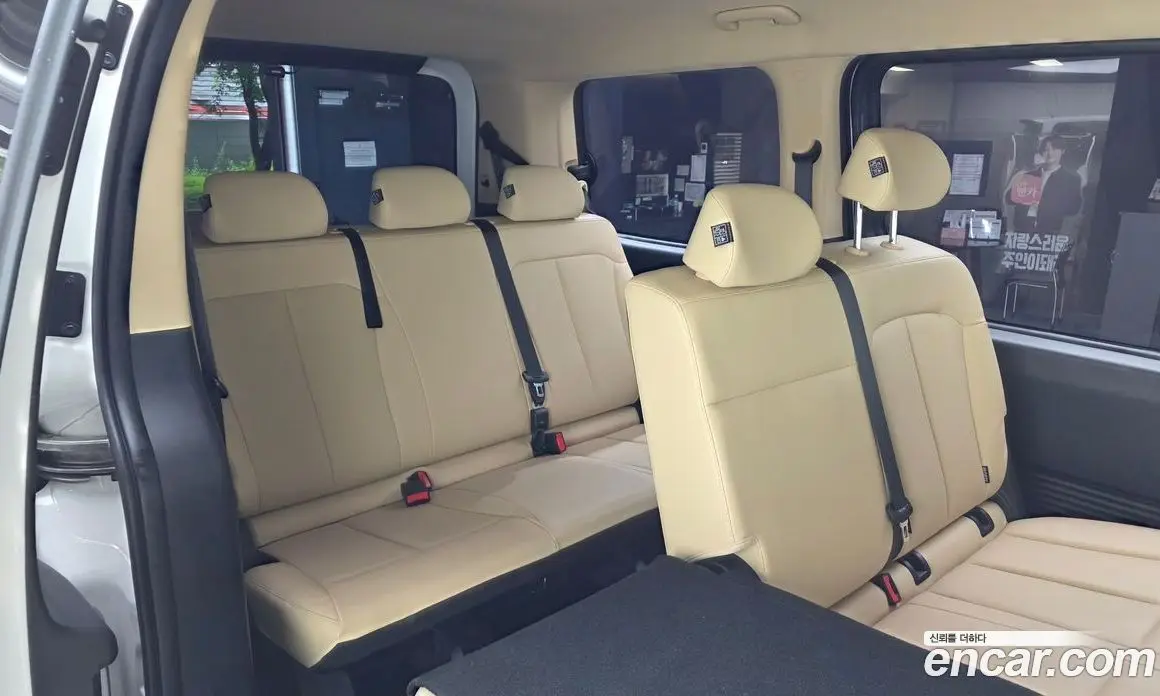 Hyundai Staria 2023 2.2 автомат (гидро), фото 18