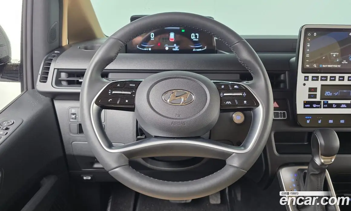 Hyundai Staria 2023 2.2 автомат (гидро), фото 19