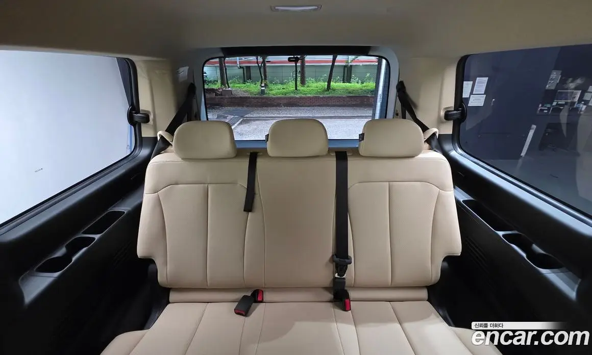 Hyundai Staria 2023 2.2 автомат (гидро), фото 24