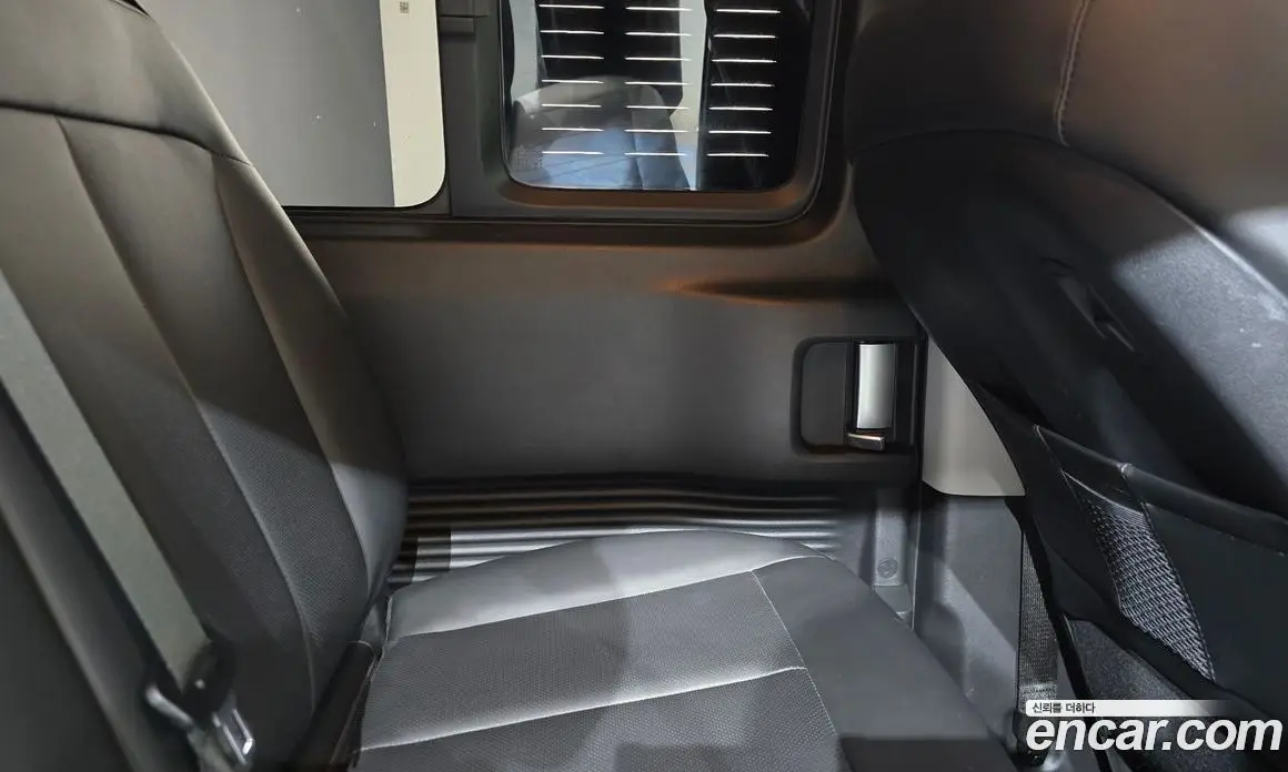 Hyundai Staria 2023 3.5 автомат (гидро), фото 14