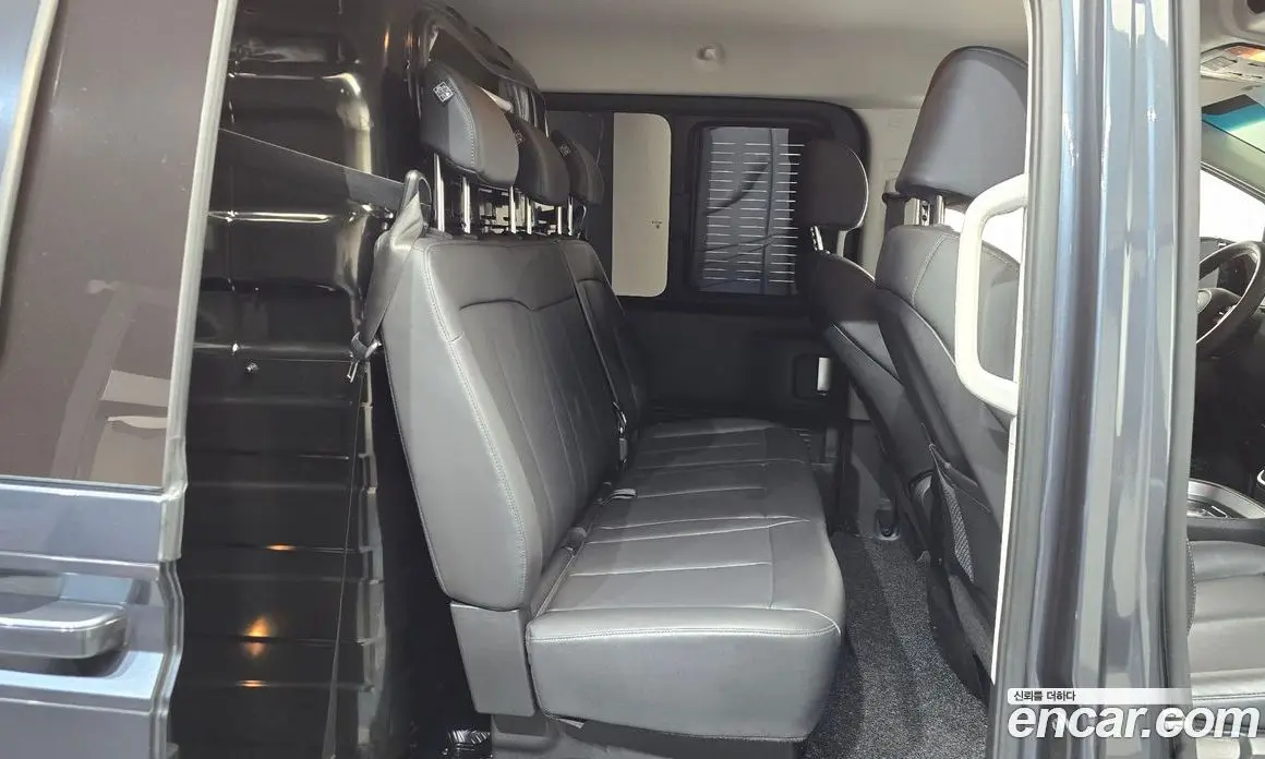 Hyundai Staria 2023 3.5 автомат (гидро), фото 16