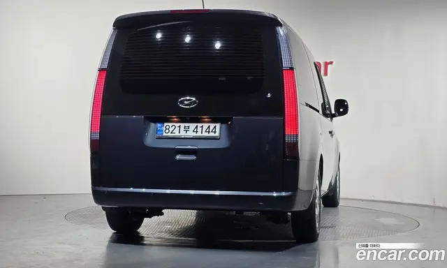 Hyundai Staria 2023 3.5 автомат (гидро), миниатюра 3