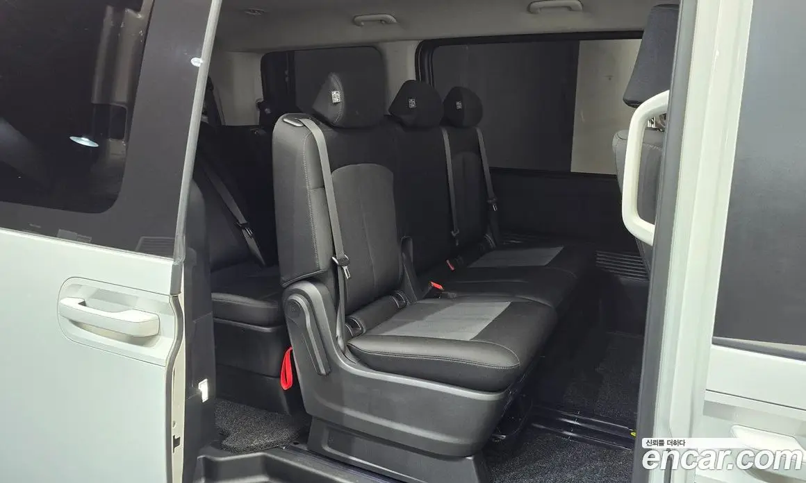 Hyundai Staria 2024 2.2 механика, фото 16