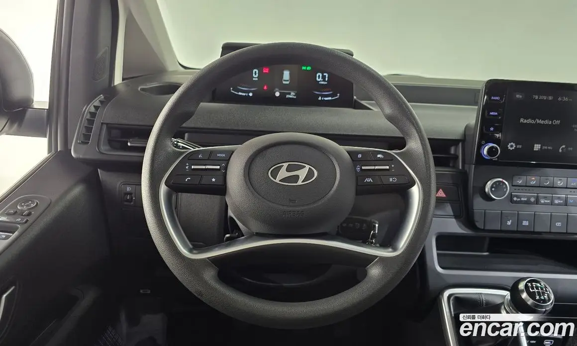 Hyundai Staria 2024 2.2 механика, фото 17