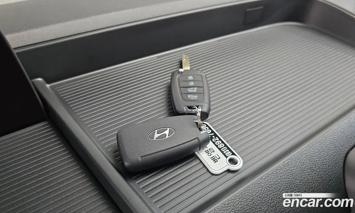Hyundai Staria 2024 2.2 механика, фото 19