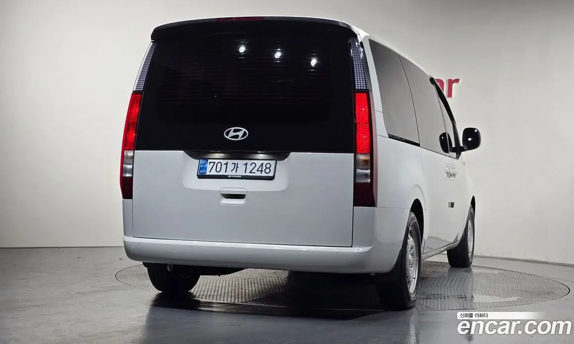 Hyundai Staria 2024 2.2 механика, фото 3