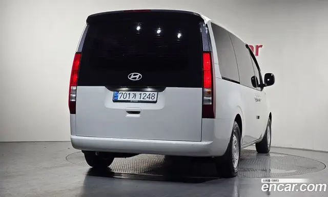 Hyundai Staria 2024 2.2 механика, миниатюра 3