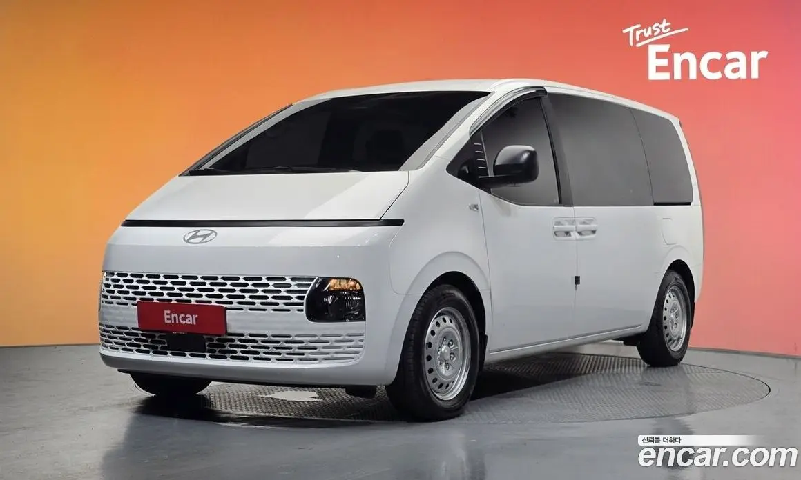 Hyundai Staria 2024 2.2 механика, фото 31