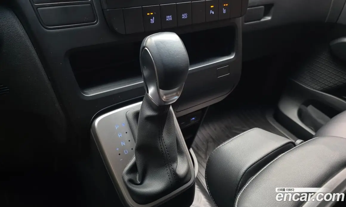 Hyundai Staria 2024 3.5 автомат (гидро), фото 12