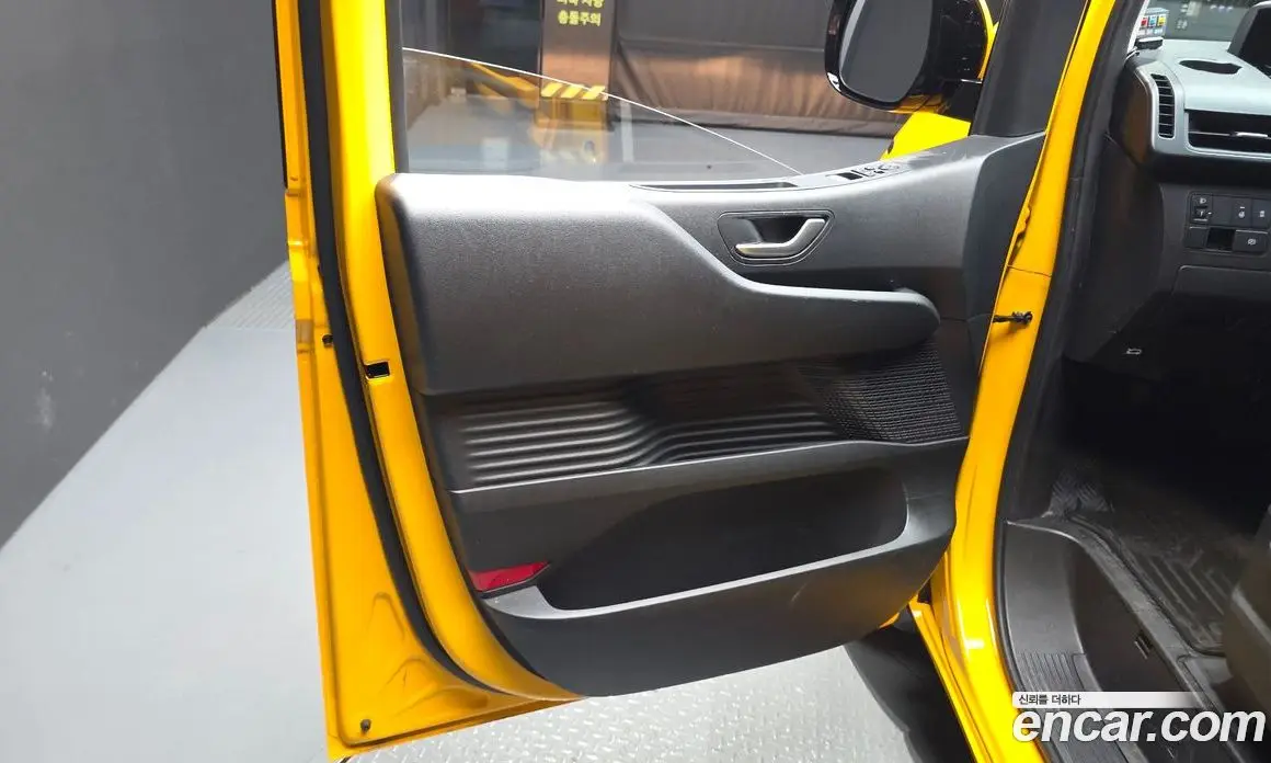 Hyundai Staria 2024 3.5 автомат (гидро), фото 14