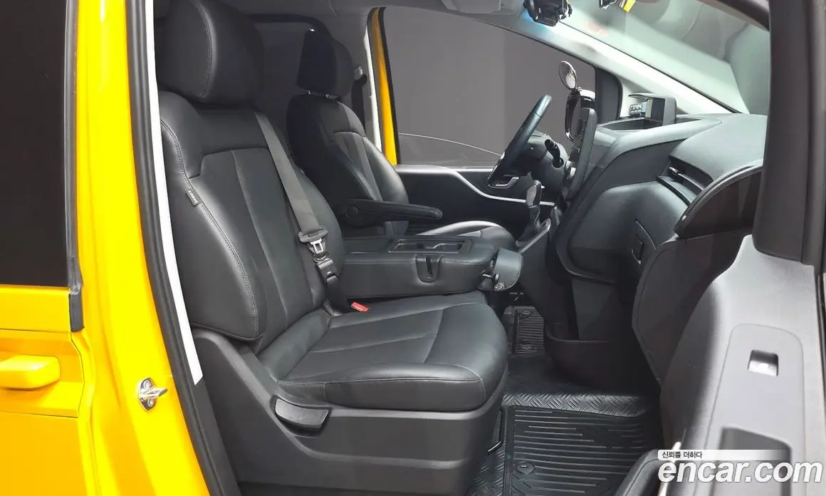 Hyundai Staria 2024 3.5 автомат (гидро), фото 16